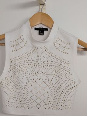 REVAMPED WHITE CROP TOP SIZE SMALL